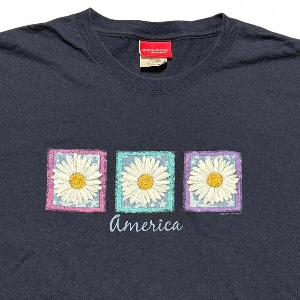 Vintage Sonoma Life + Style Daisy Graphic T-Shirt